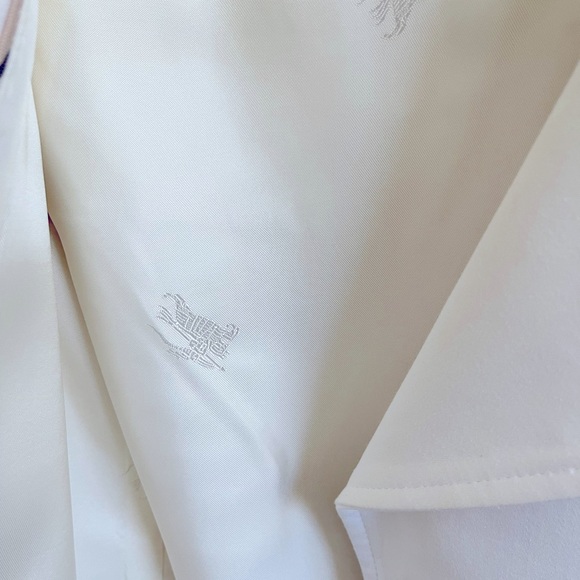 ❤️Authentic BURBERRY white silver trench coat - Picture 14 of 14